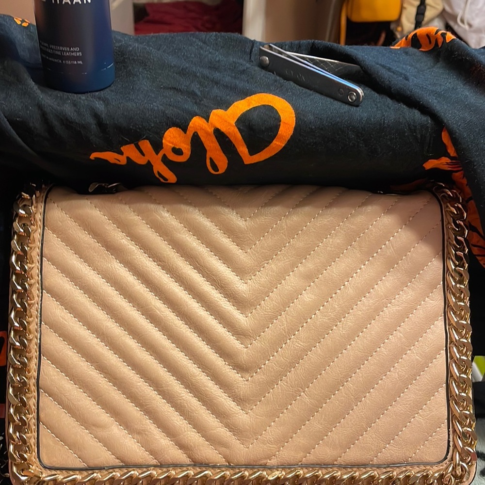 A NEW ALDO HAND BAG